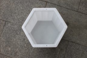 六邊形護坡模具施工前的準(zhǔn)備過程